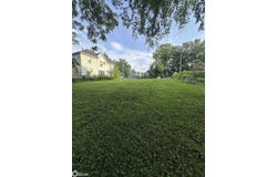 210 W Woodland Avenue, Ottumwa, IA 52501