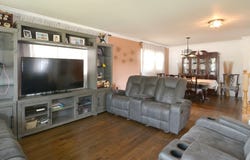 135 N Warrington Road, Des Plaines, IL 60016