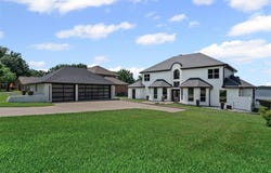 105 Lakeside Drive, Malakoff, TX 75148