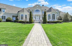 1000 BLUESTONE Drive, LITITZ, PA 17543