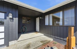 2070 HAYES St, NorthBend, OR 97459