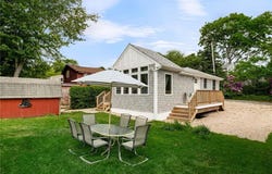 39 Edwards Avenue, South Kingstown, RI 02879