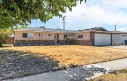 2021 Fairmont Drive, Hanford, CA 93230