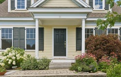 61 Drowne Road, Cumberland, ME 04021