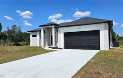 812 Hibiscus Avenue, Lehigh Acres, FL 33972
