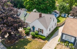 323 Baynton Avenue NE, Grand Rapids, MI 49503