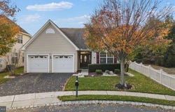 4 BRAKEMAN COURT, HIGHTSTOWN, NJ 08520