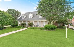 3330 WEDGEWOOD Drive, Harvey, LA 70058
