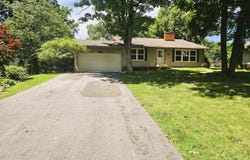 705 Lake Park Road, Mt Vernon, IL 62864