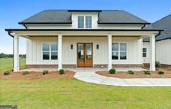 284 Community House, Barnesville, GA 30204