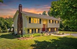 29 Oxford Cir, Montgomery Twp., NJ 08558-2010