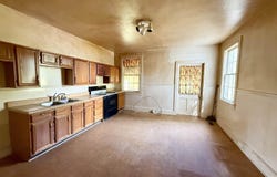 301 W PARKWAY, TALLADEGA, AL 35160