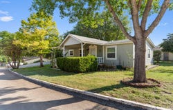 323 Live Oak, Ingram, TX 78025