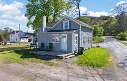 204 Avenue B, Matamoras, PA 18336