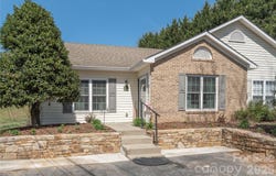 11 Pearl Street, Black Mountain, NC 28711