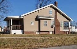 510 W Fackney, Carmi, IL 62821