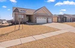 254 S 91st Street, West Des Moines, IA 50266