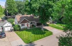 3264 Drew Avenue N, Robbinsdale, MN 55422