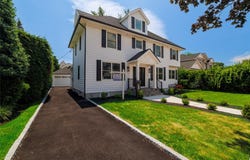 12 Shepherd Street, Rockville Centre, NY 11570
