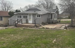 21584 West Lake Avenue, Lake Villa, IL 60046