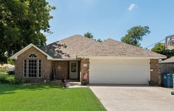104 E North Street, Aubrey, TX 76227