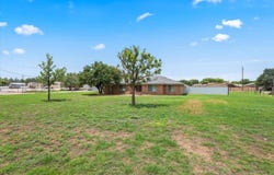 2922 Scown Drive, Denver City, TX 79323