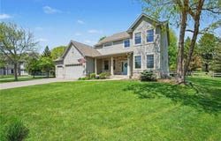 2350 Fawn Hill Court, Chanhassen, MN 55317