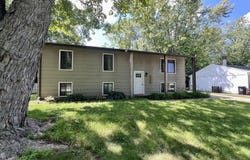 2605 Trafalgar Square, Champaign, IL 61821