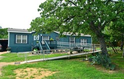 218 Texas Oak Dr, Cedar Creek, TX 78612