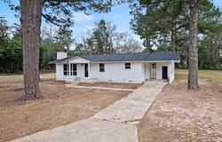303 Campbell St, Daingerfield, TX 75638