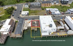 837 SW Bay Boulevard, Newport, OR 97365