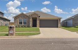 9416 Timberland Lane, Yukon, OK 73099