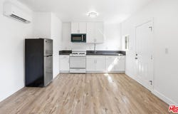 208 W 49th St, Los Angeles, CA 90037