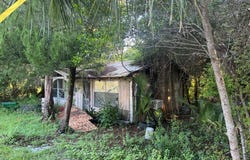 215 4th St, Apalachicola, FL 32320