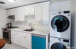 32 E Hills Drive, New Canaan, CT 06840