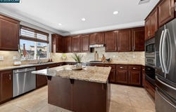 5271 Salerno Dr, Dublin, CA 94568
