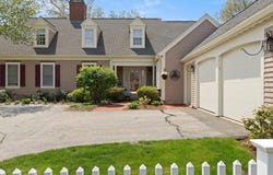 61 Great Hill Drive, Topsfield, MA 01983