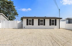 11 Charles Boulevard, Beach Haven West, NJ 08050
