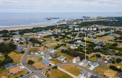 822 SPYGLASS DR, Bandon, OR 97411