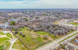 1 Elkhorn Drive, Dalworthington Gardens, TX 76016