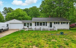 1795 Far View Road, Green, OH 44312