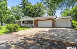 412 E BROADWAY Street, Virginia, IL 62691