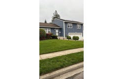 10 Cranberry Ln, Plainview, NY 11803