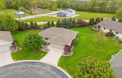 1126 PRINCESS DOVE Circle, DE PERE, WI 54115