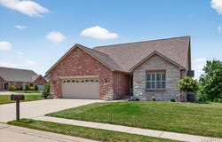 201 Yukon Court, Waterloo, IL 62298