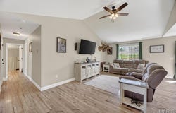 205 Ridgeview Drive, St Robert, MO 65584