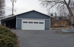 104 N Hilltop Ave, Hines, OR 97738