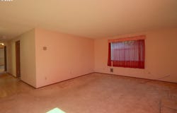 825 SEABREEZE TER, Coos Bay, OR 97420