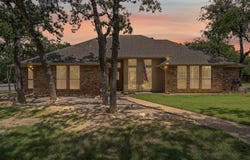 708 Shady Creek Drive, Kennedale, TX 76060
