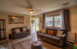4 DORSET Drive, TRENTON, NJ 08618